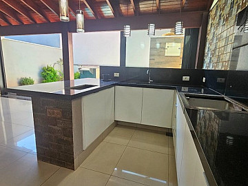 Casa no Condom�nio Pra�as do Sul
